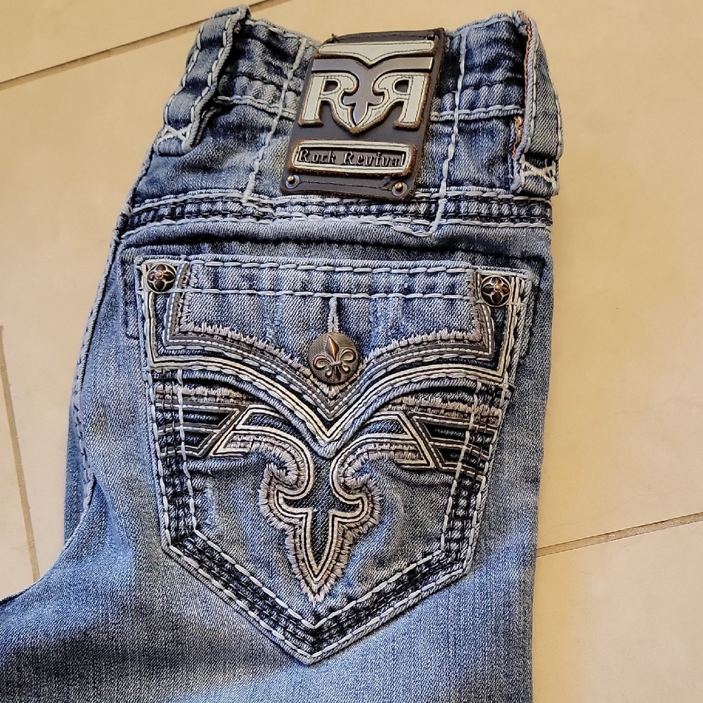 Mens Rock Revival Light Blue Denim with Silver Accents Size 28 Waist